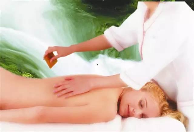 刮痧治疗视频,健康生活——揭秘刮痧治疗视频的神奇疗效