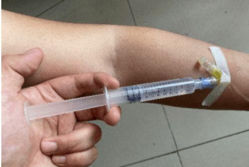 静脉留置针冲封管视频