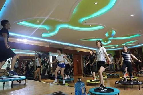 蹦床操课视频