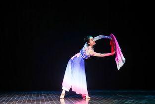 郑州唱戏边老师视频,传承戏曲艺术，演绎人生百态